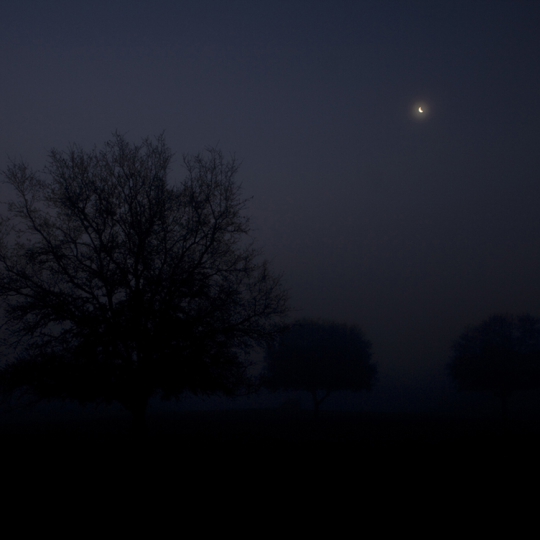 <p><em>Round Top with Moon (3FJ6475)</em>, Chromogenic Print, 24" x 36" &nbsp;2009.</p>